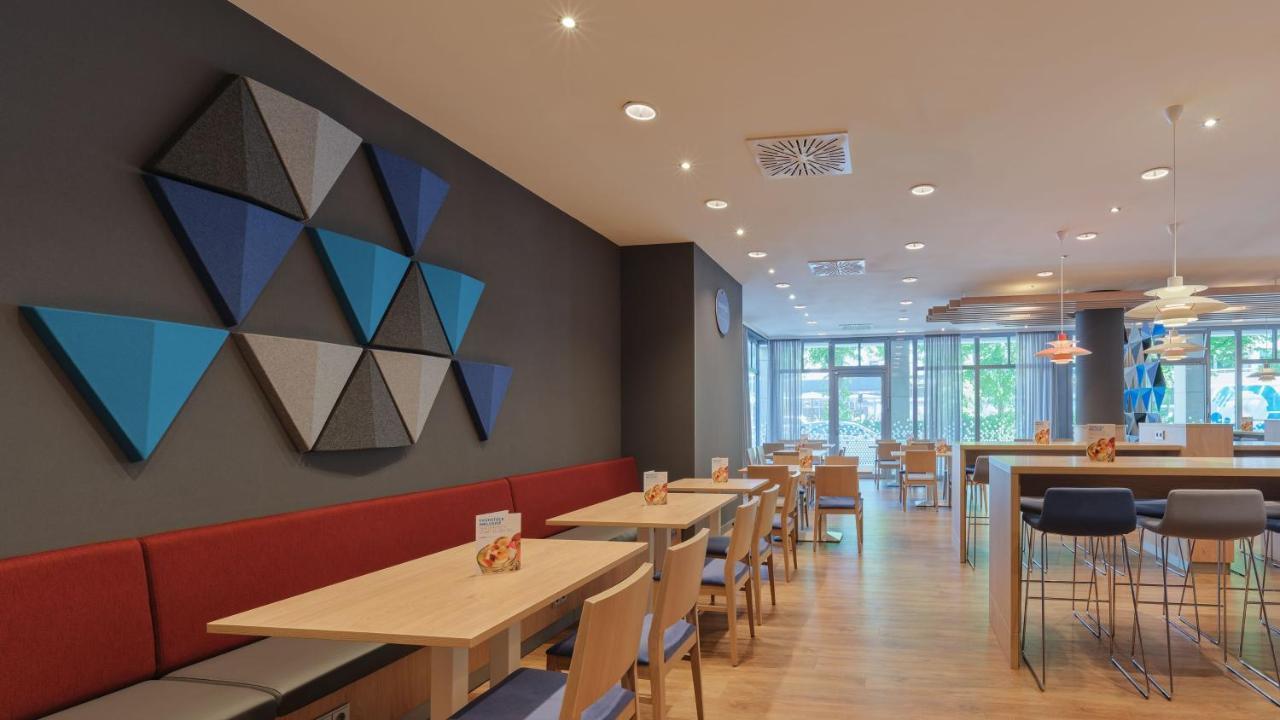 Holiday Inn Express Berlin City Centre By Ihg Bagian luar foto