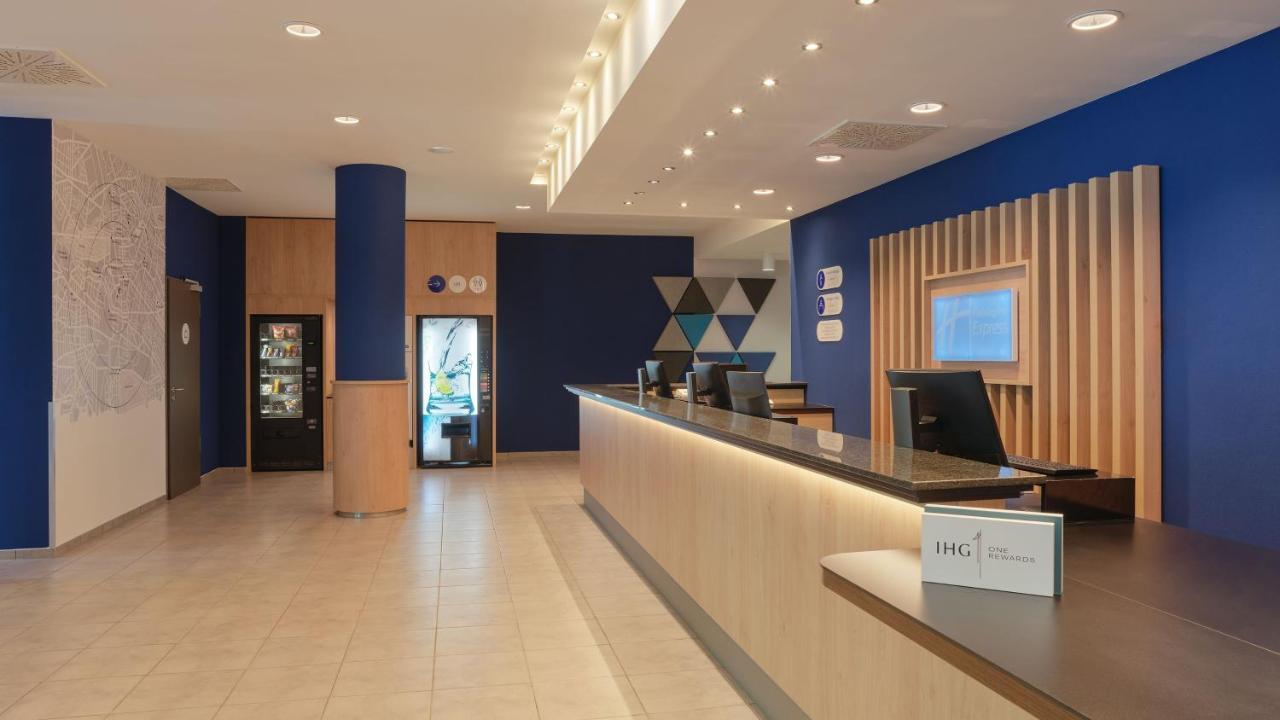 Holiday Inn Express Berlin City Centre By Ihg Bagian luar foto