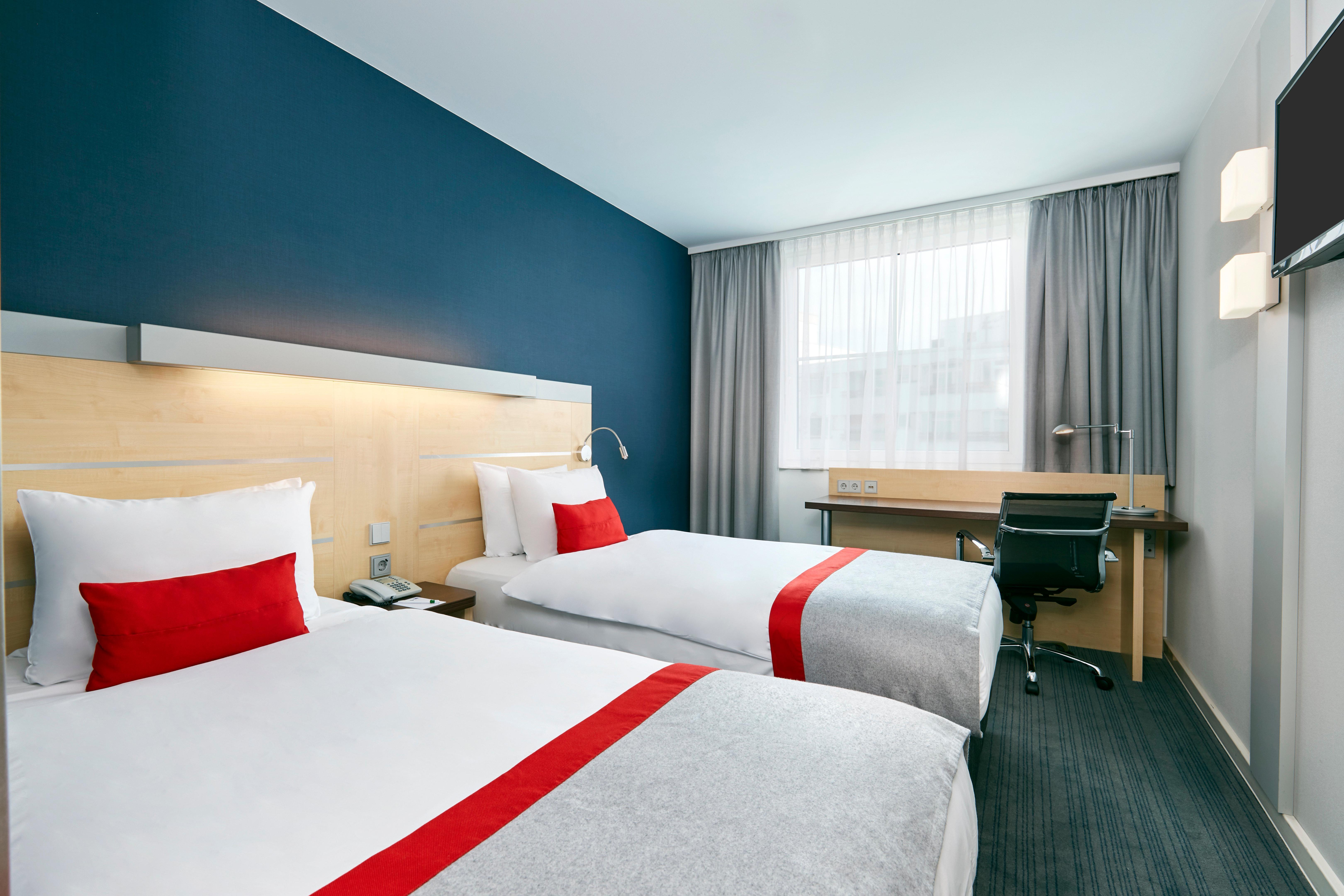 Holiday Inn Express Berlin City Centre By Ihg Bagian luar foto