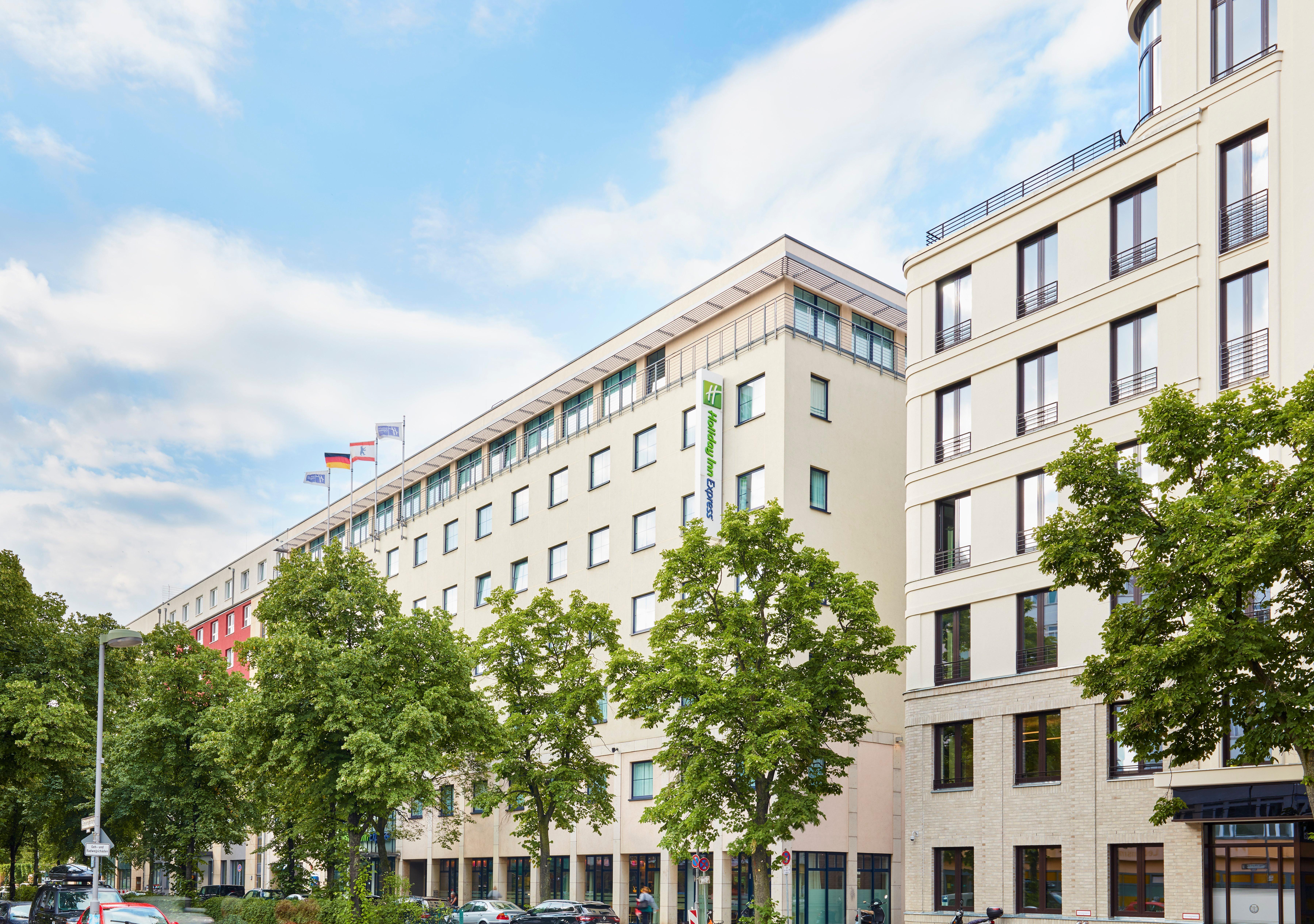 Holiday Inn Express Berlin City Centre By Ihg Bagian luar foto
