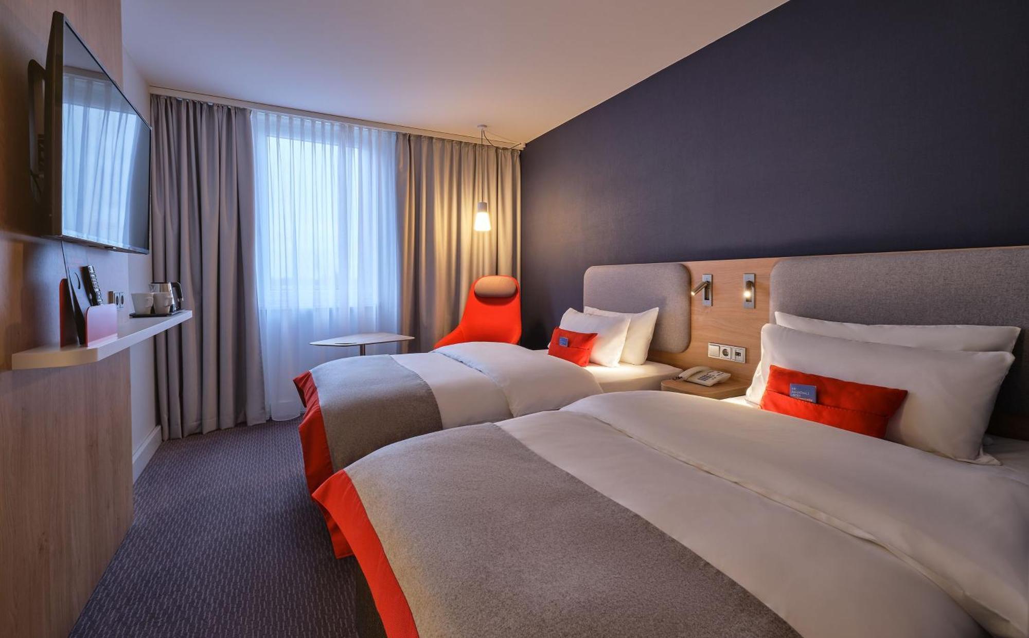 Holiday Inn Express Berlin City Centre By Ihg Bagian luar foto