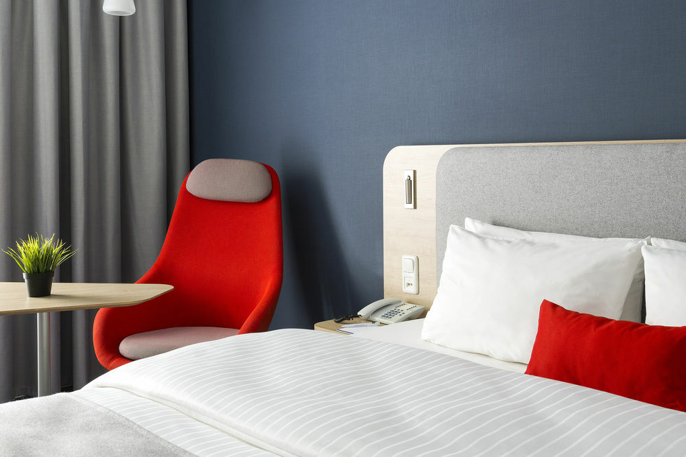 Holiday Inn Express Berlin City Centre By Ihg Bagian luar foto